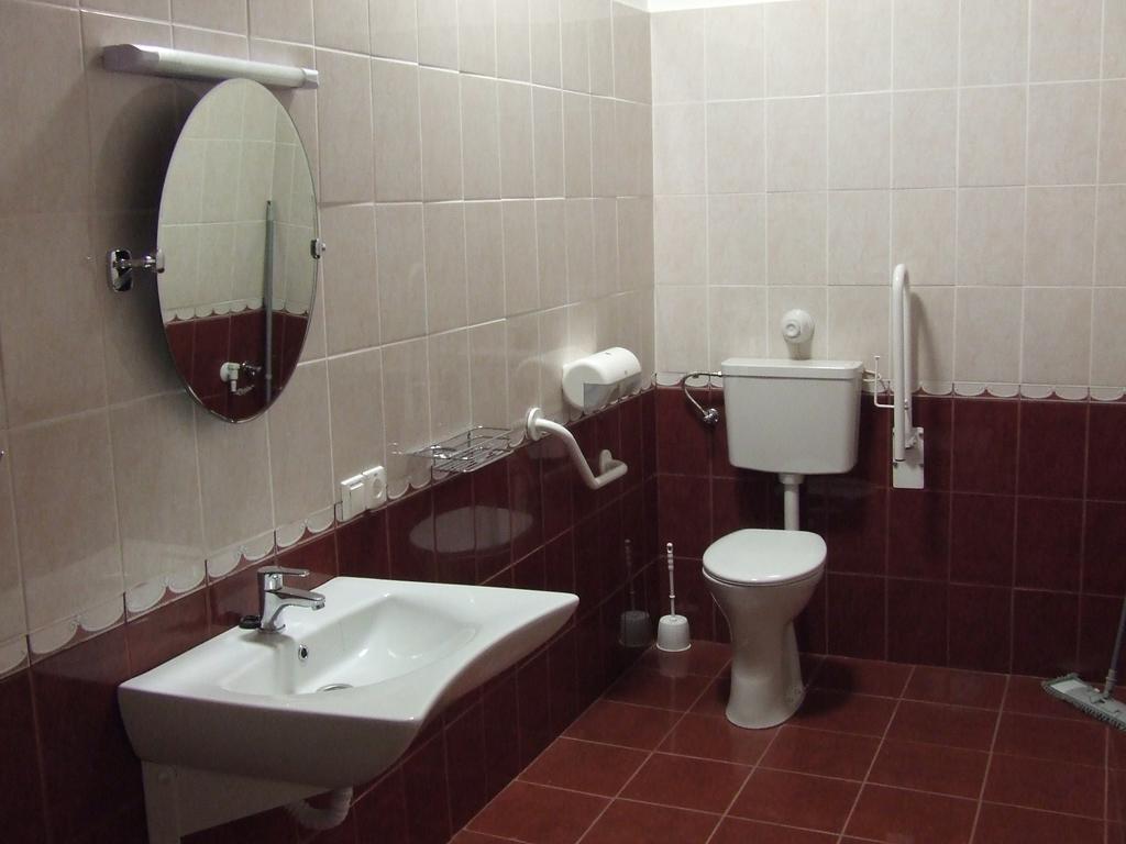 Oereg Somfa Vendeghaz Hotel Uppony Bagian luar foto