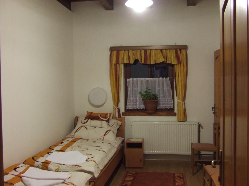 Oereg Somfa Vendeghaz Hotel Uppony Bagian luar foto